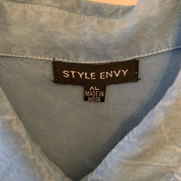 •👚 Style Envy Top 👚• - Picture 2 of 3